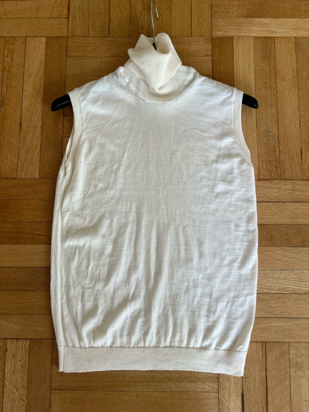 Anna Molinari Wool and Silk Ivory Mockneck Turtleneck Top